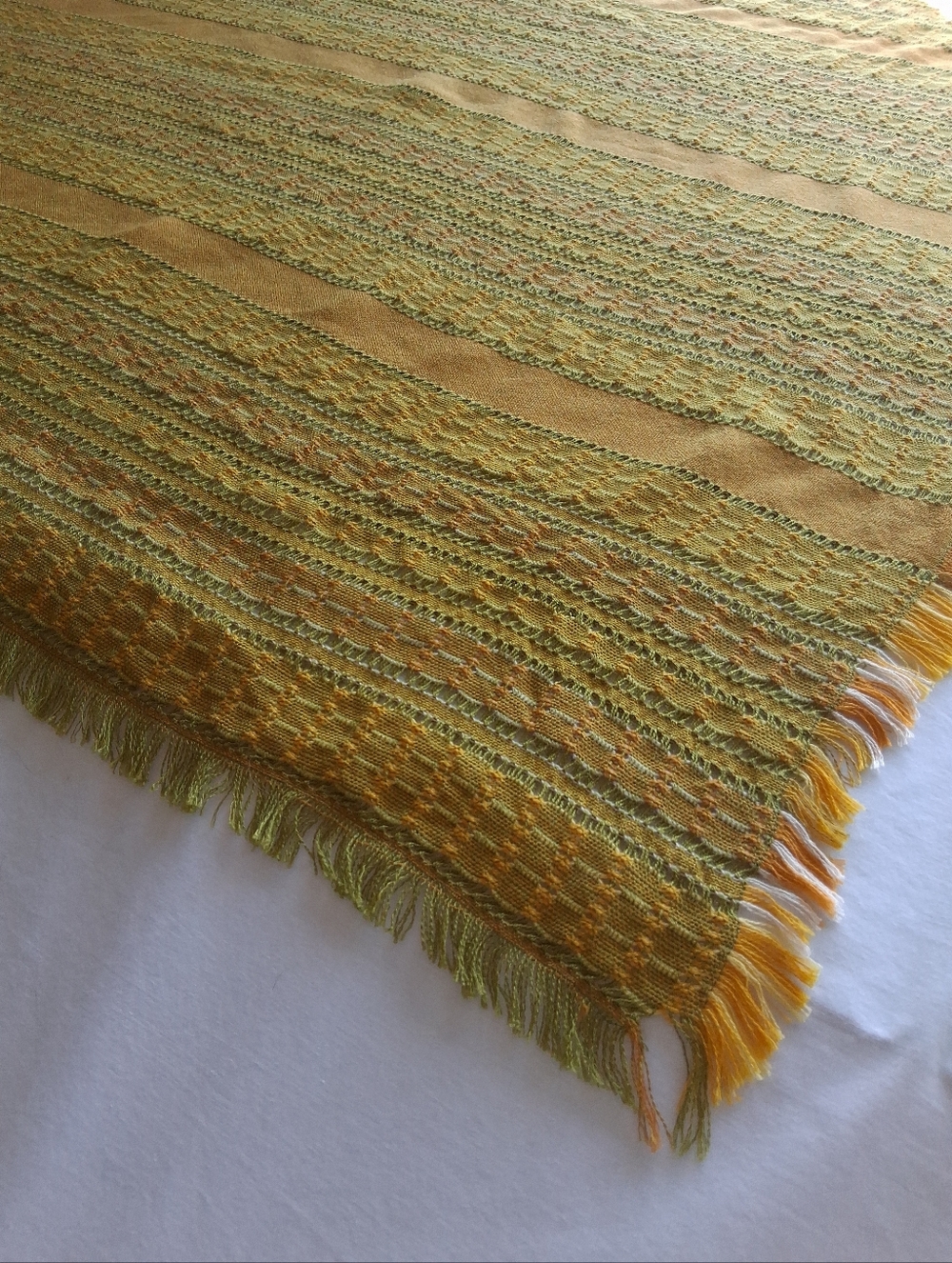Vintage Tablecloth or Throw Woven Fringed Green Yellow & Orange Square retro 70s - Picture 3 of 12